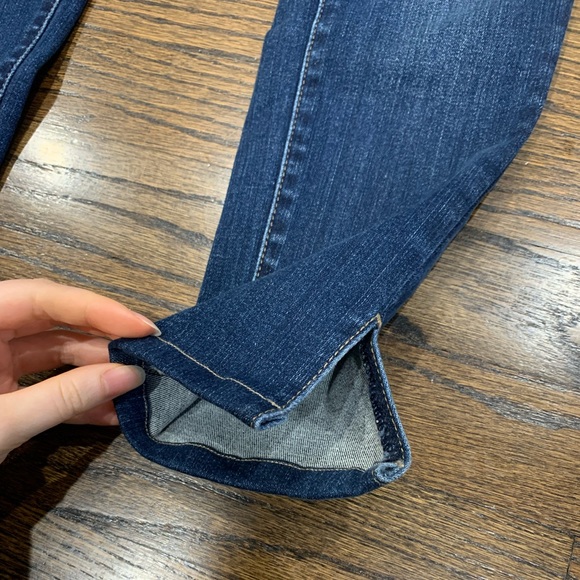 Like New Uniqlo Skinny Jeans Mid Rise Women’s Size 23 - Picture 2 of 6